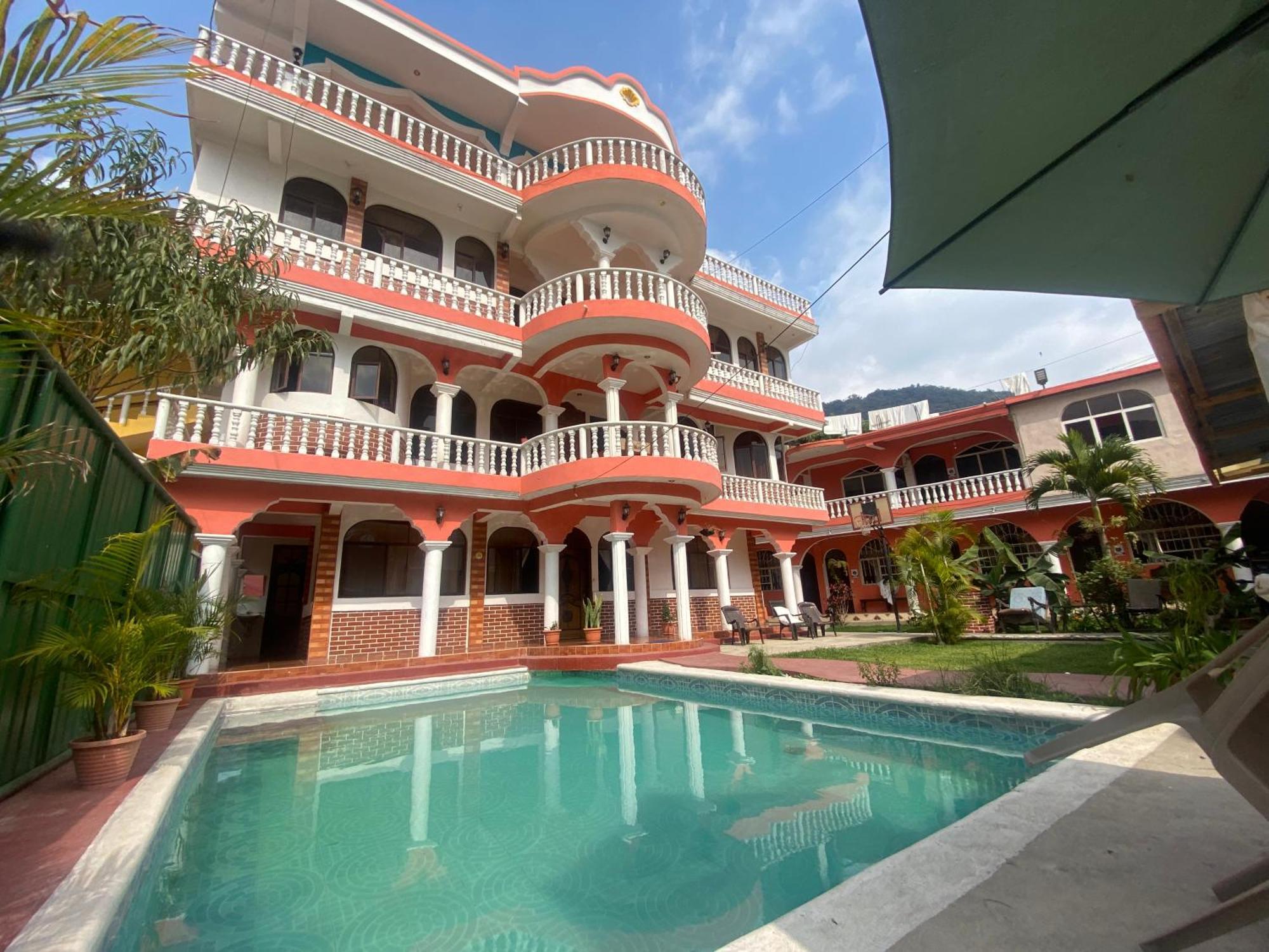 Hotel Posada Gutierrez Panajachel Exteriér fotografie