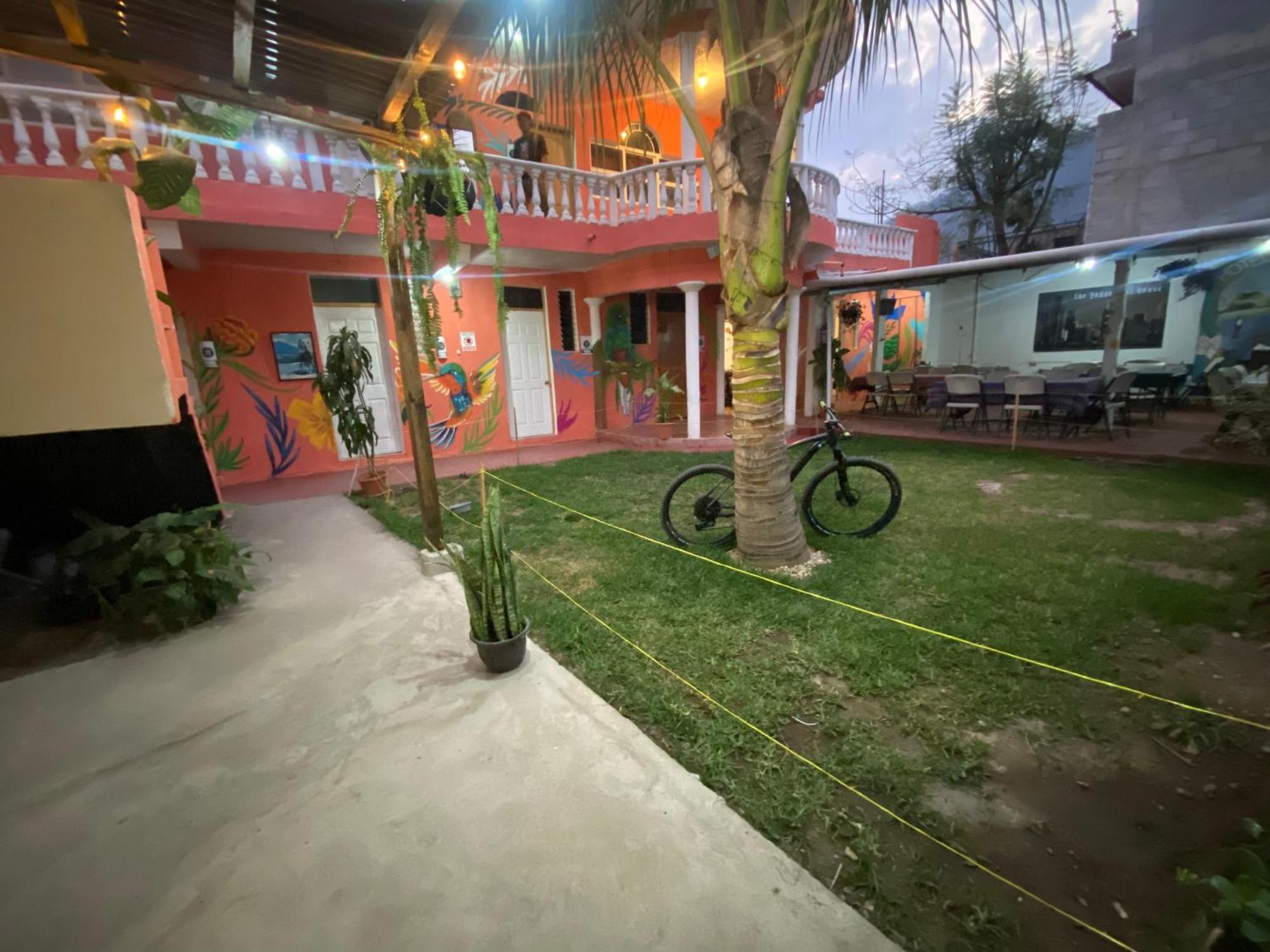 Hotel Posada Gutierrez Panajachel Exteriér fotografie