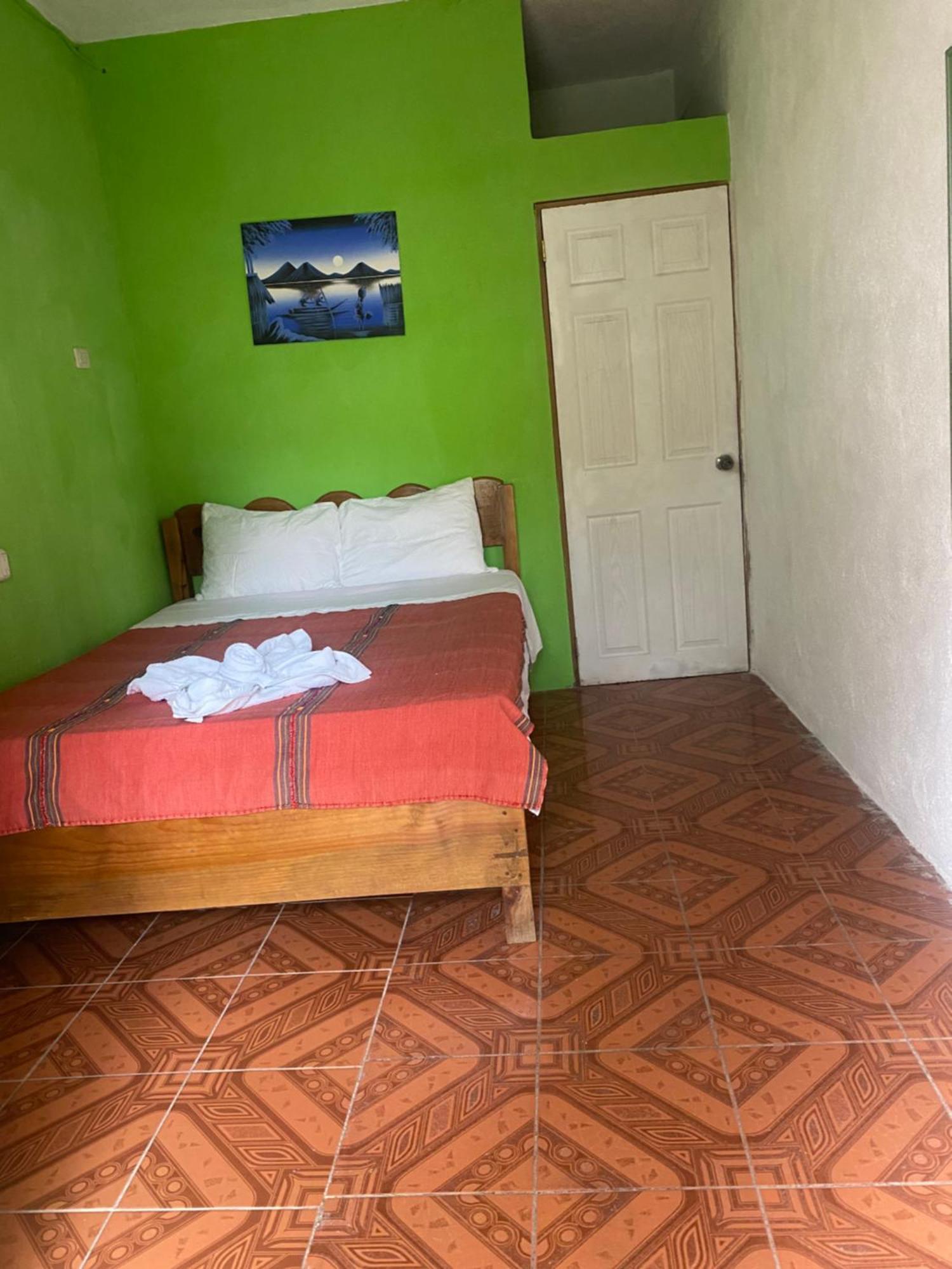 Hotel Posada Gutierrez Panajachel Exteriér fotografie
