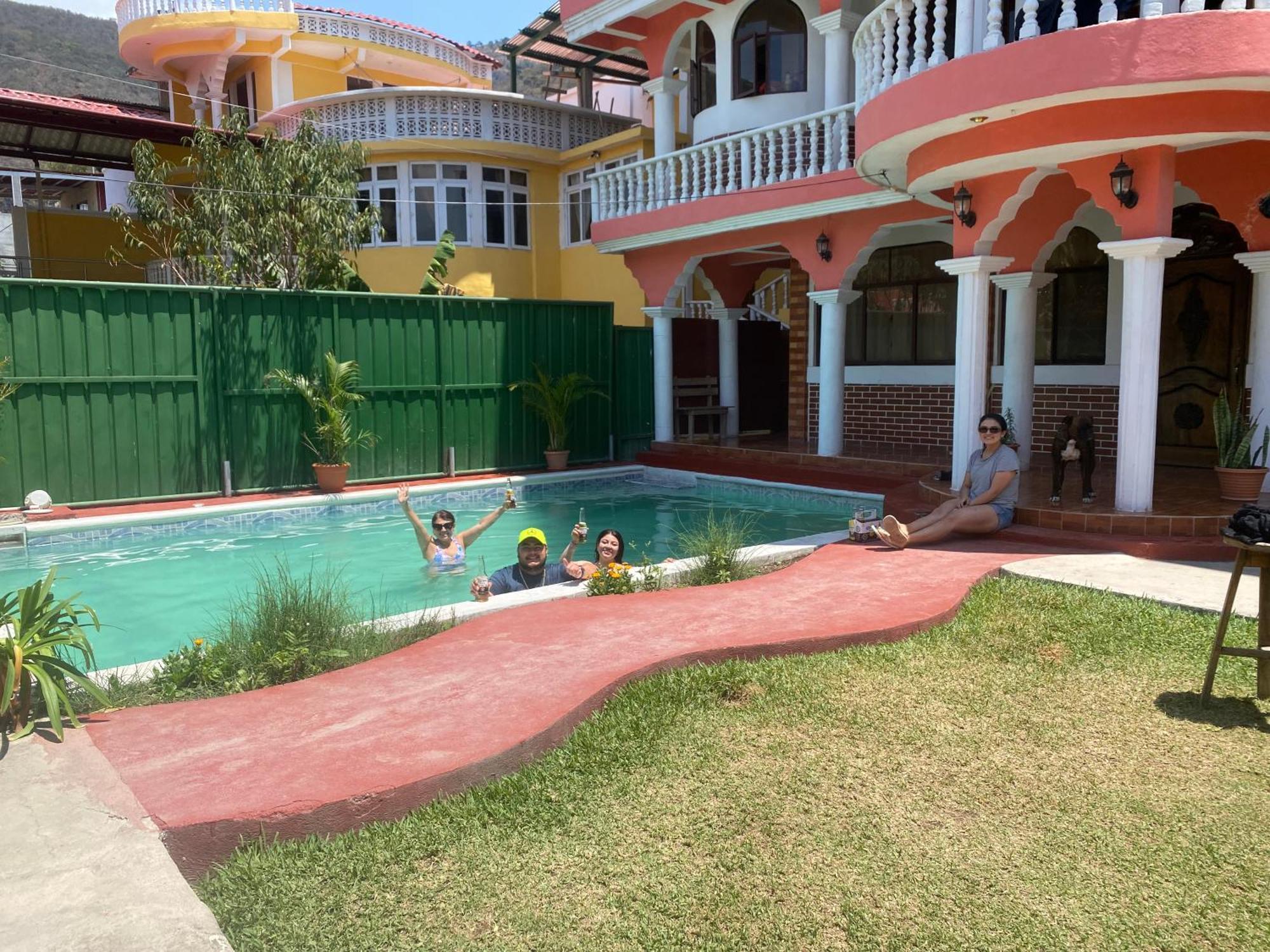 Hotel Posada Gutierrez Panajachel Exteriér fotografie